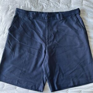 Men’s IZOD Blue Shorts Size 38 Velcro Back Pockets